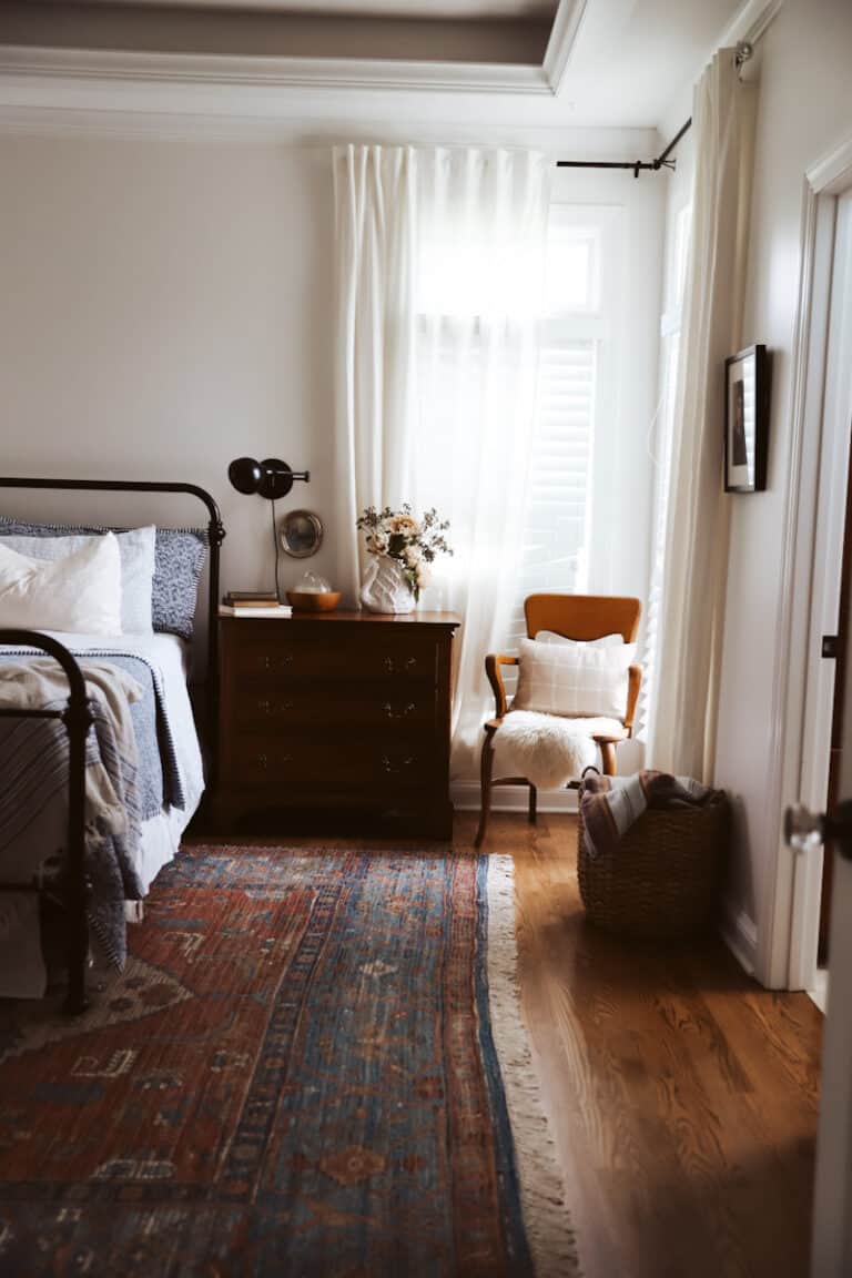 How to get a Cozy Minimalist Bedroom